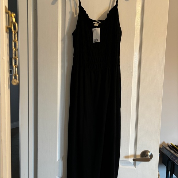 Black Maxi Style Dress - Picture 4 of 5